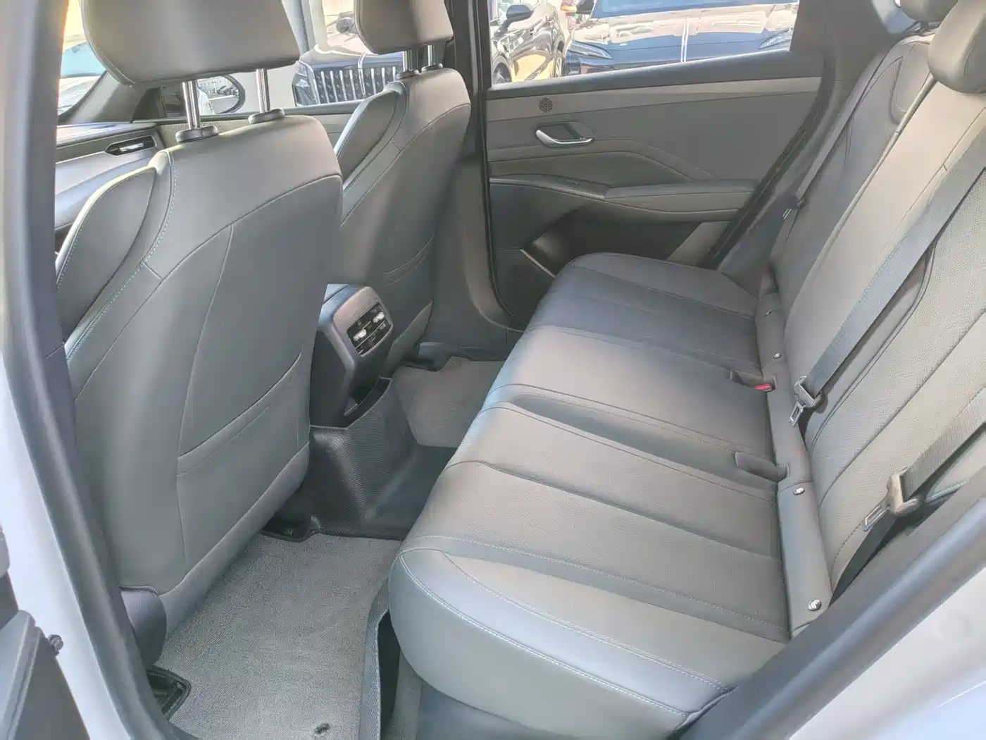 BYD Qin PLUS 2025 DM-i Smart Drive 55KM Leader фото 6