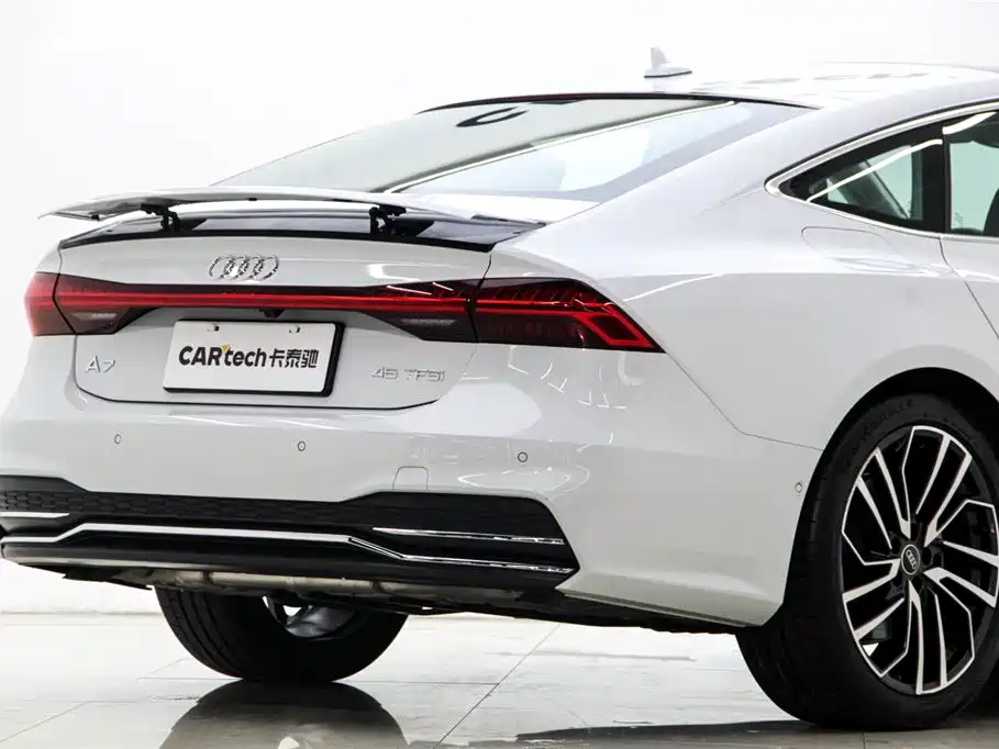 Audi A7 2024 45 TFSI Premium Selection фото 33