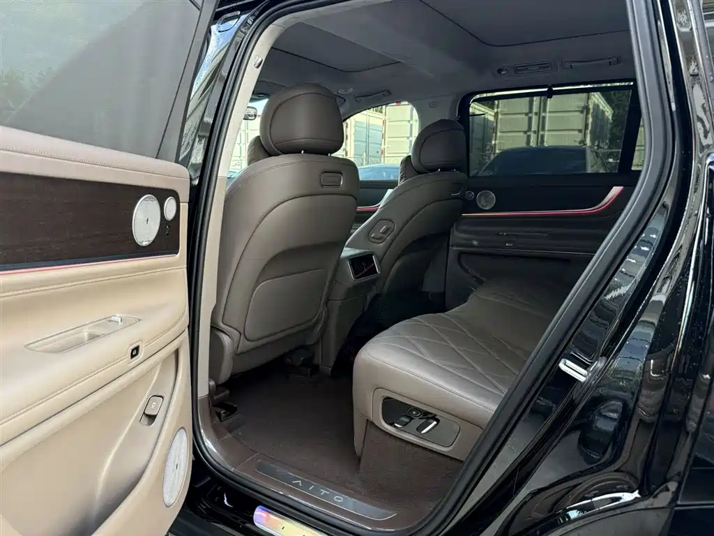 AITO Wenjie AITO M9 2025 Range Extender Max 52kWh 5-Seater фото 17