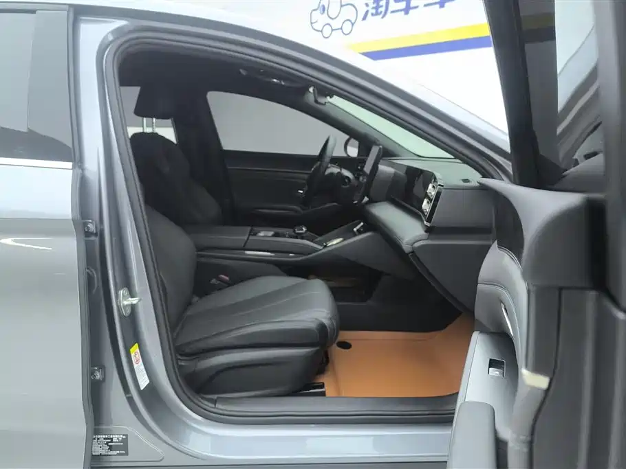BYD Qin L 2024 DM-i 80KM Leading Edition фото 8