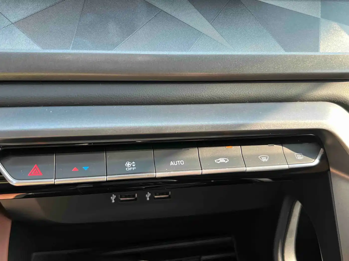 Geely Emgrand X6 2023 2021 Model PRO 1.4T Automatic Premium