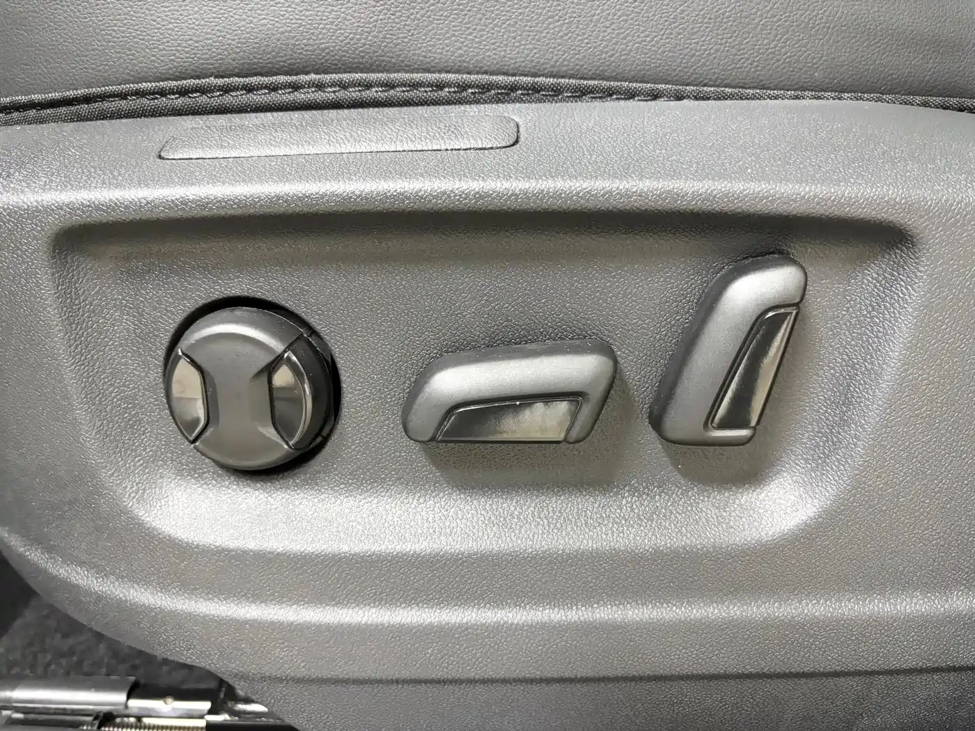 Volkswagen Tharu 2022 280TSI FWD Luxury Edition фото 20