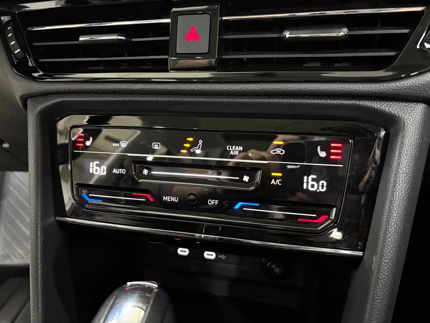 Volkswagen Tharu 2022 280TSI FWD Luxury Edition фото 16