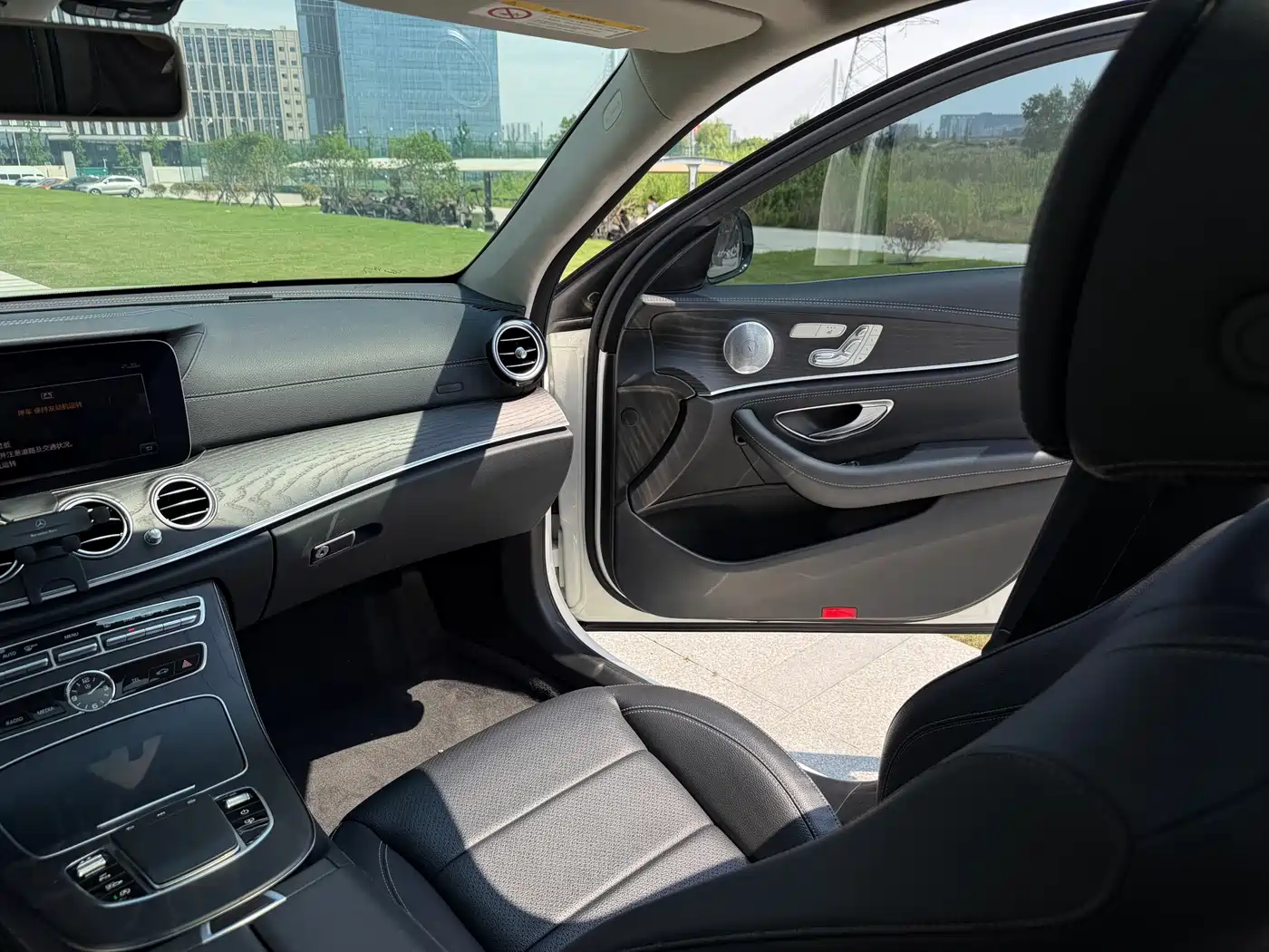 Mercedes-Benz E-Class 2019 E 300 L Sport Luxury фото 22
