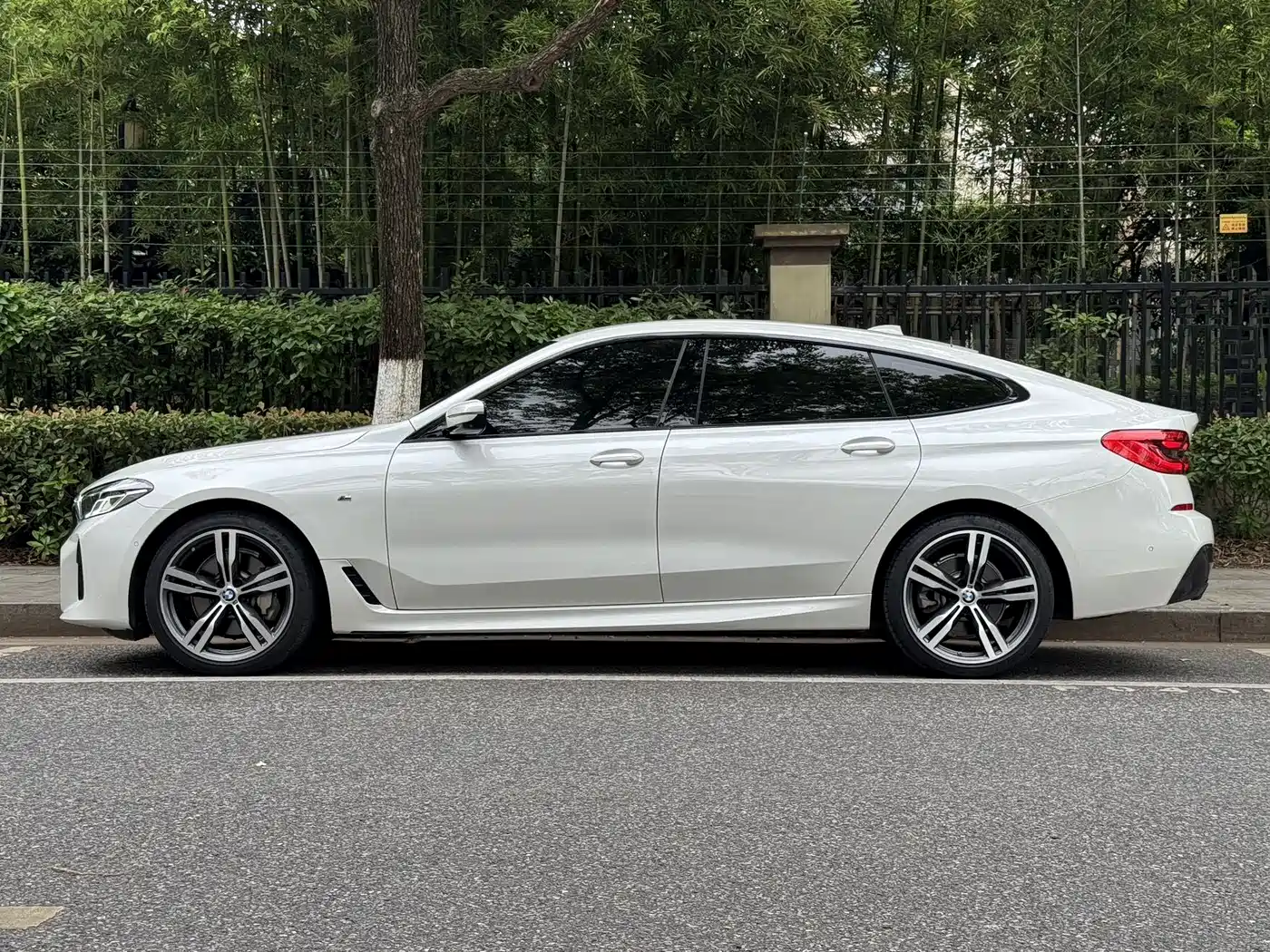 BMW 6 Series GT 2021 630i M Sport Package фото 3