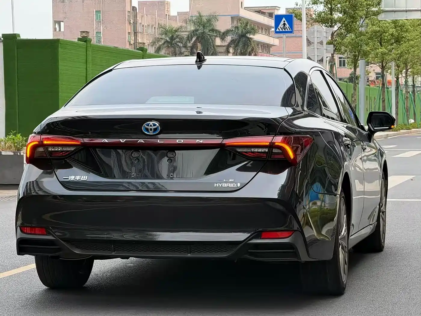 Фото 10 - Toyota Avalon