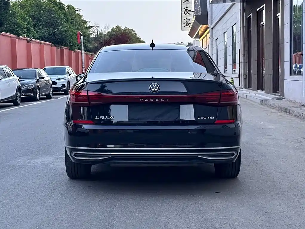 Volkswagen Passat 2023 280TSI Elite Edition фото 5