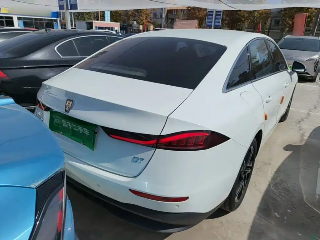 Фото 7 - Roewe D7