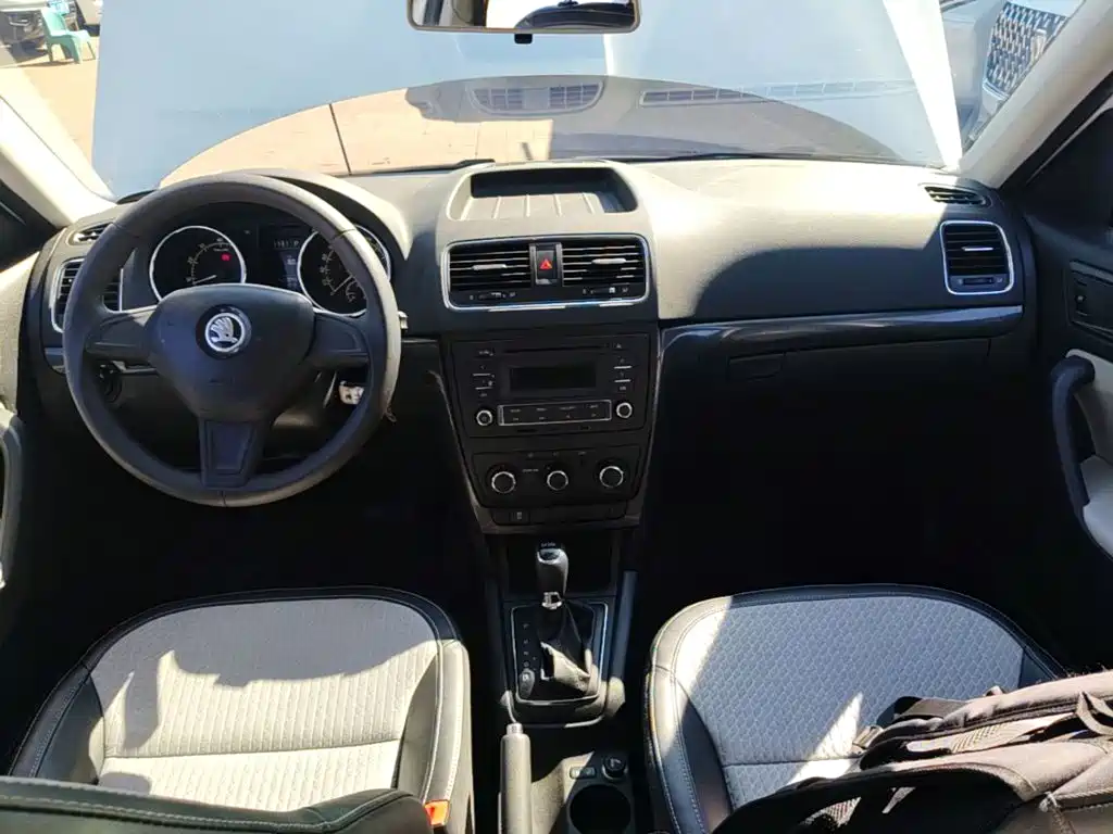 Photo 10 - Škoda Yeti