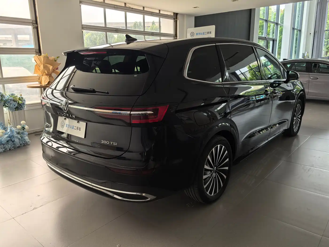 Volkswagen Viloran 2024 380TSI Executive Edition фото 13