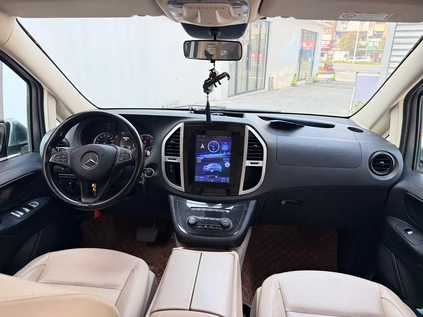 Mercedes-Benz Vito 2018 2.0T Business Edition China VI фото 14