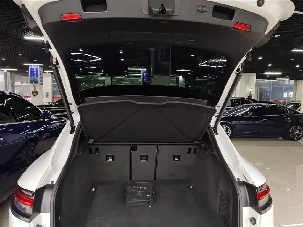 Porsche Macan 2022 Macan 2.0T фото 19