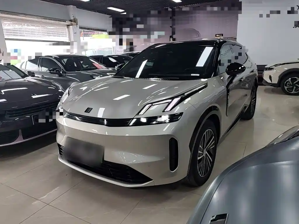 Lynk & Co 08 EM-P 2023 120km Long Range Halo