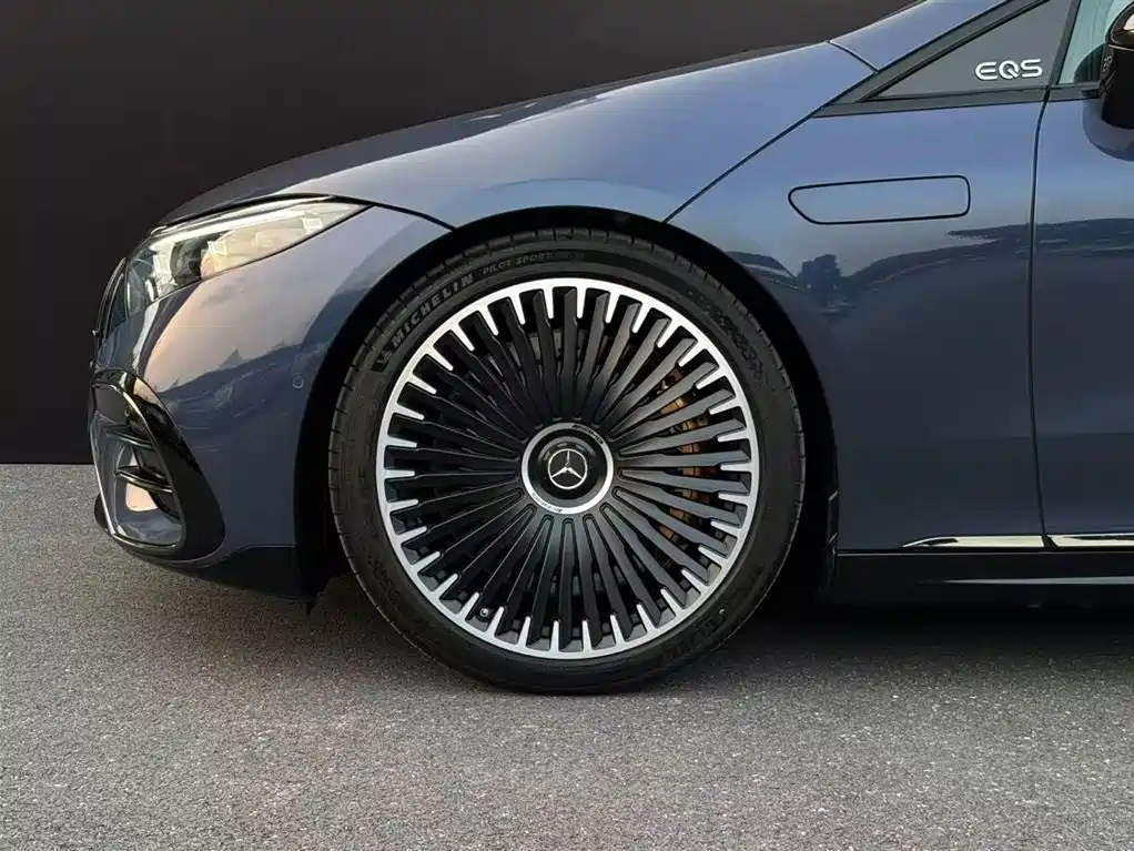 MERCEDES-BENZ EQS AMG