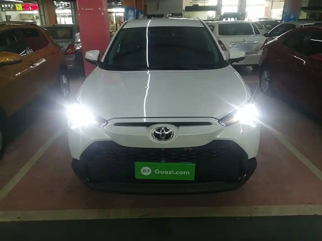 Toyota Frontlander 2023 2.0L CVT Elite Edition фото 3