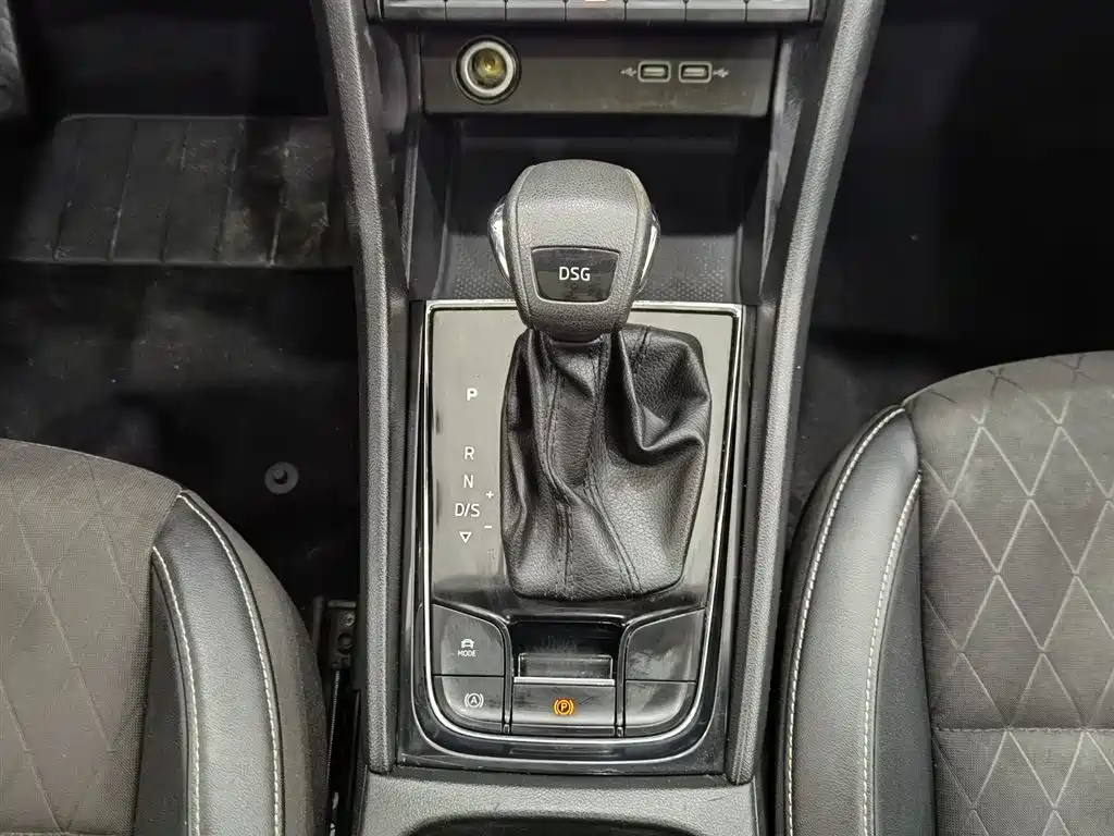 Škoda Karoq 2021 TSI280 Luxury Edition фото 13