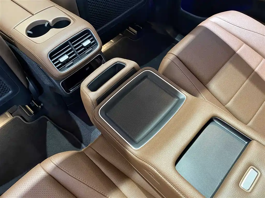Mercedes-Benz GLE 2024 GLE 450 4MATIC Fashion фото 18