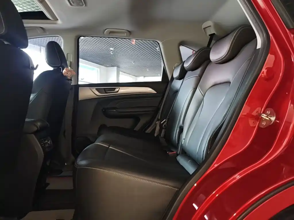 Photo 17 - Haval M6