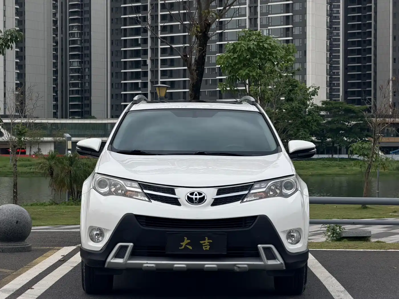 Toyota RAV4 Rongfang 2013 2.0L CVT 4WD Pioneer фото 2