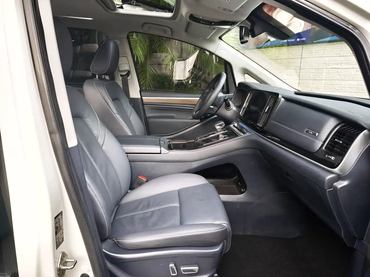 GAC Trumpchi Trumpchi M8 2021 Leading Show Series 390T Ultimate Edition фото 18