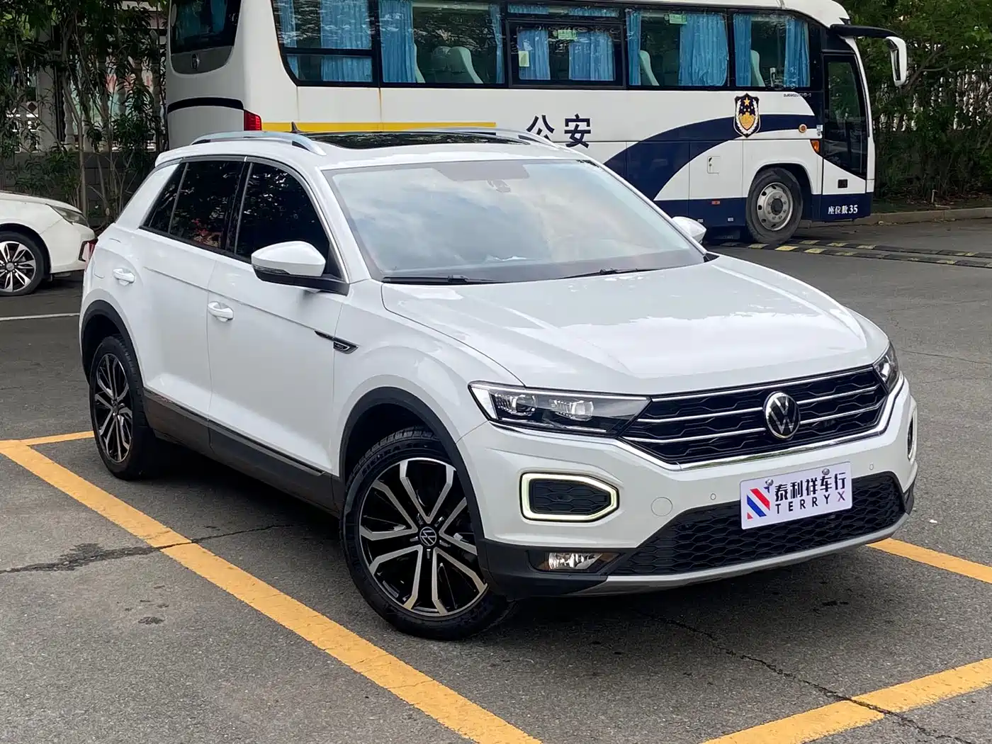 VOLKSWAGEN T ROC EXPLORING SONGS