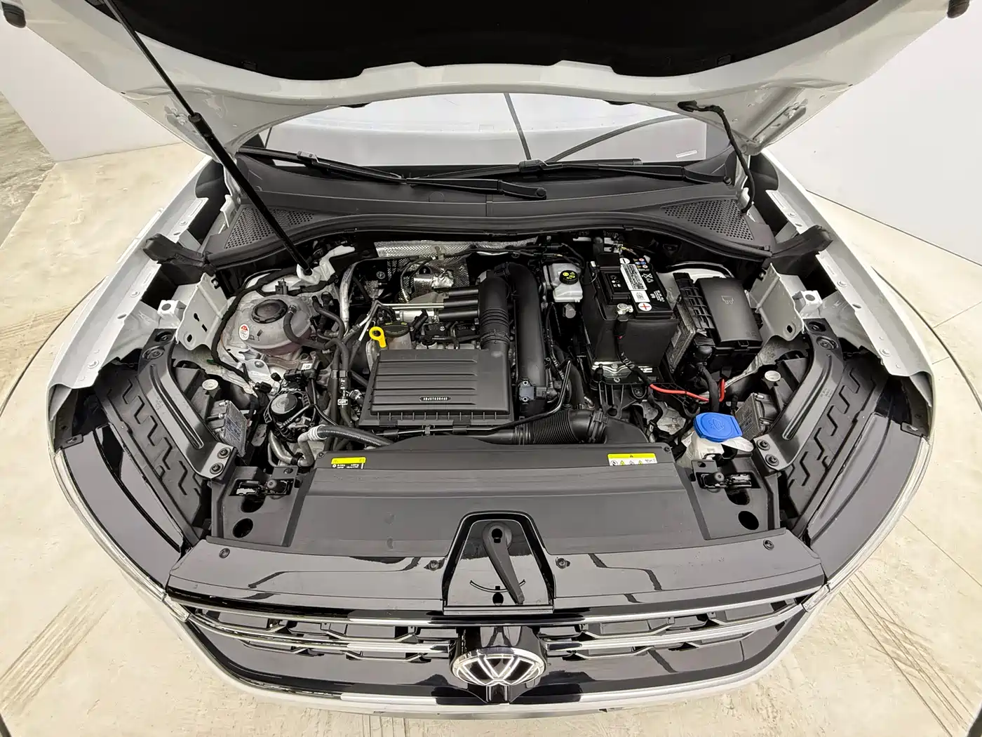 Volkswagen Tayron 2023 280TSI 2WD Luxury Plus Advanced Edition фото 8