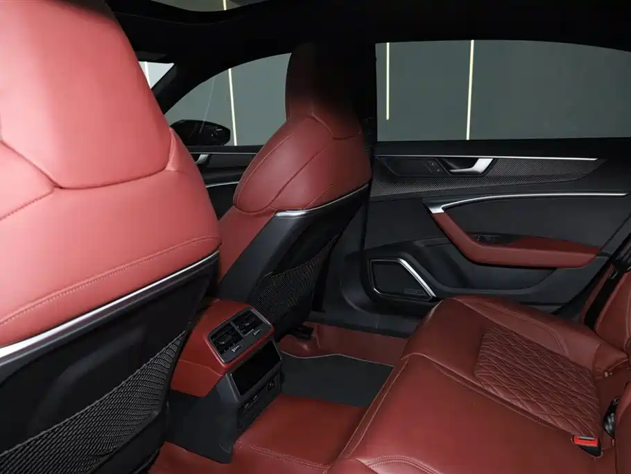 AUDI A7L