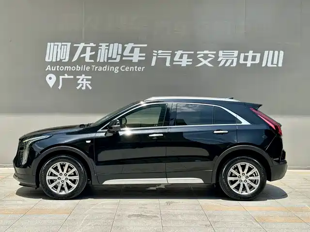 Cadillac XT4 2020 Facelift 28T 2WD Leading — фото 3