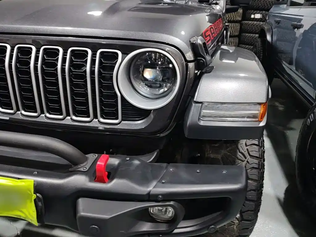 Фото 24 - Jeep Wrangler