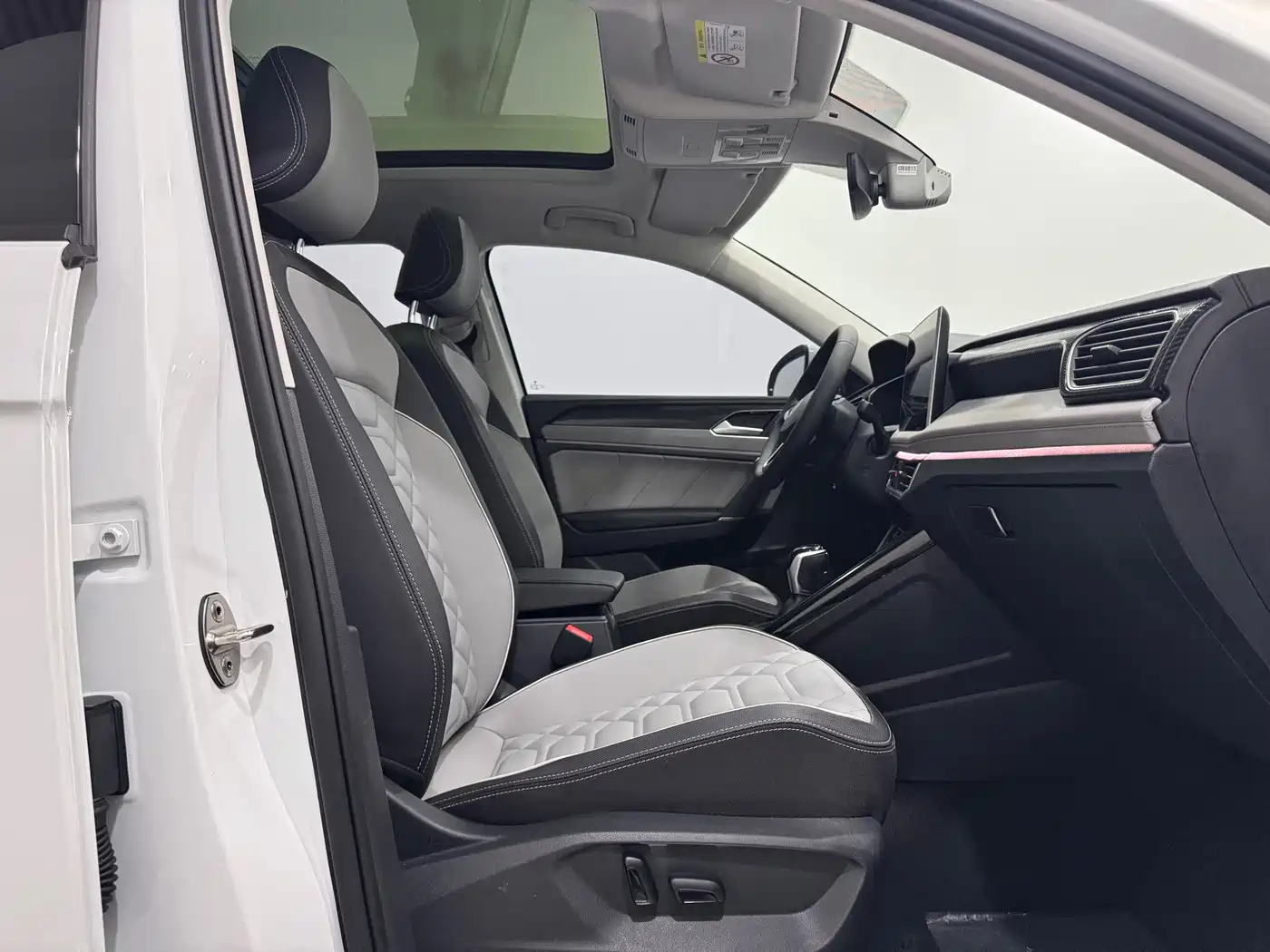 Volkswagen Tayron 2023 280TSI 2WD Luxury Plus Advanced Edition фото 11