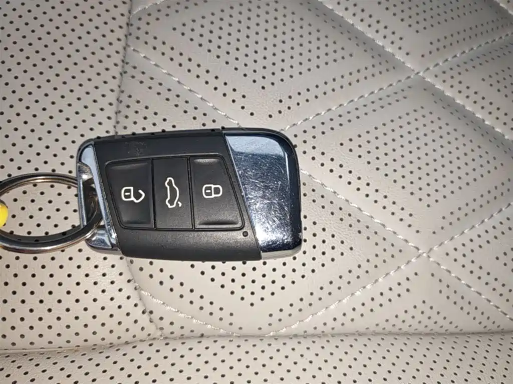 Volkswagen Magotan 2023 Model 2 Million Commemorative Edition 330TSI DSG Luxury фото 9