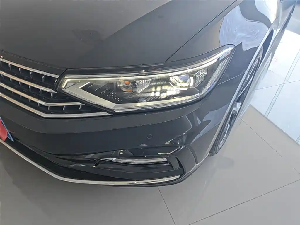 Volkswagen Magotan 2023 Model 2 Million Commemorative Edition 330TSI DSG Luxury фото 24