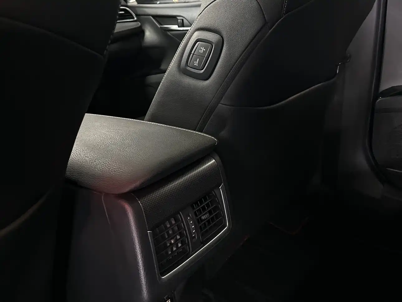 Toyota Camry 2021 2.5S Feng Shang Edition фото 22