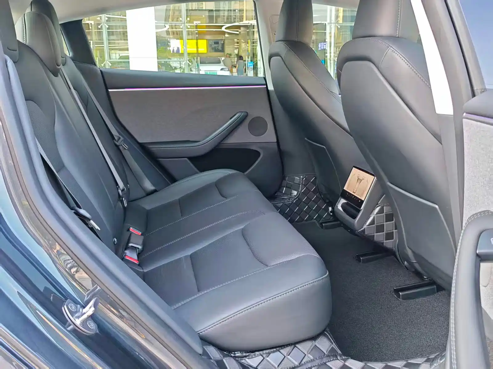 Фото 7 - Tesla Model 3
