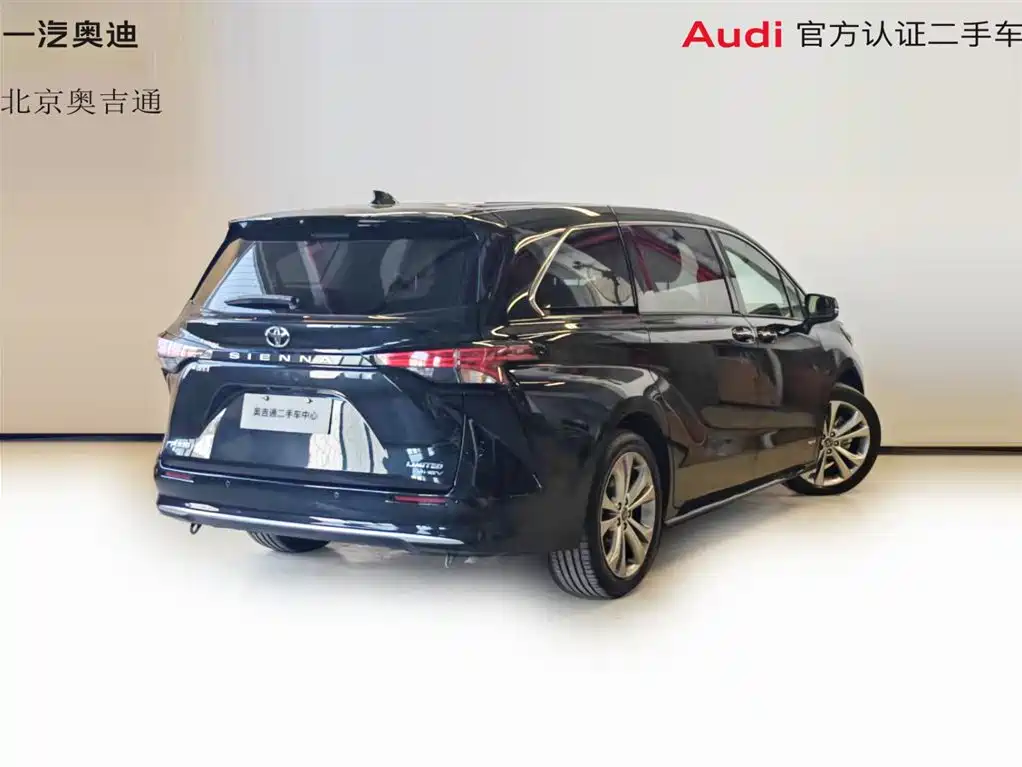 Toyota Sienna 2024 2.5L Hybrid Ultimate Premium Edition фото 8