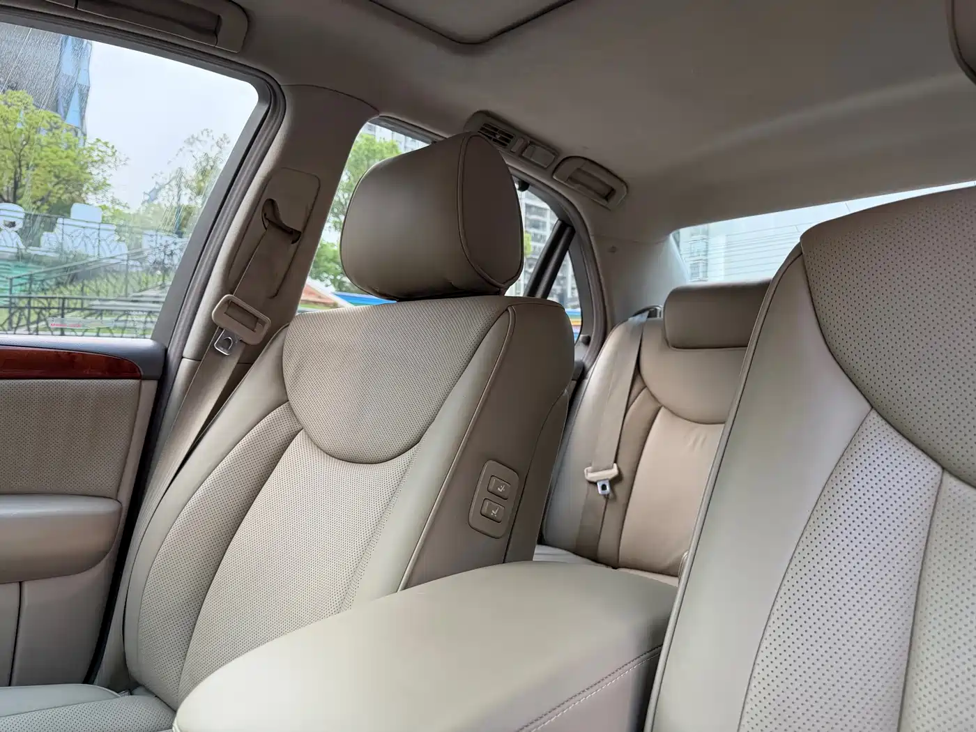 Lexus LS фото 13