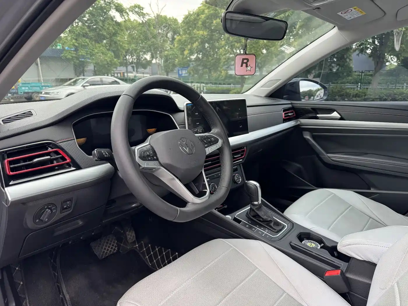 Volkswagen Lavida 2023 300TSI DSG Starlight Full Comfort Edition фото 7