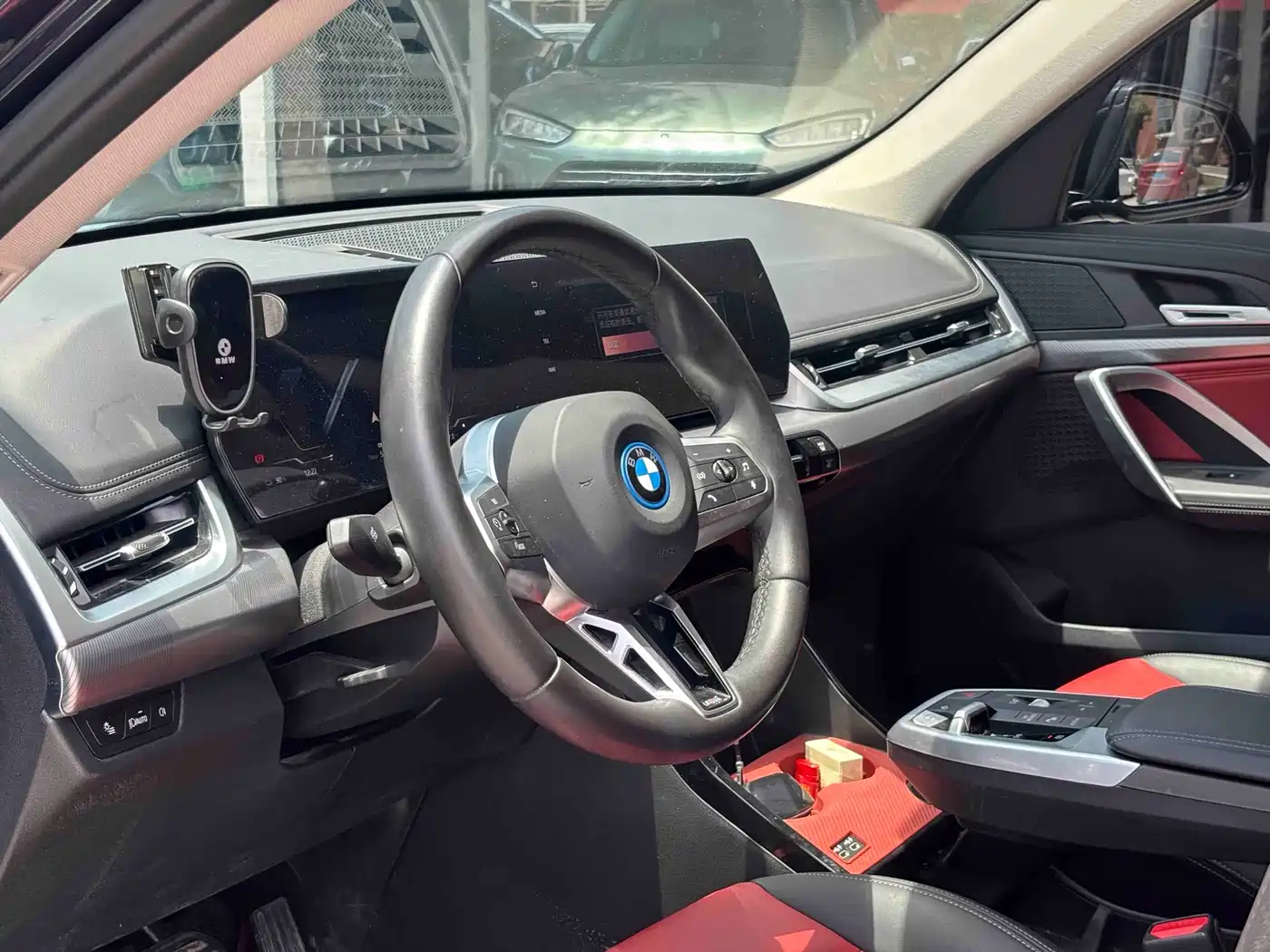 BMW iX1 2023 eDrive25L M Sport Package фото 9