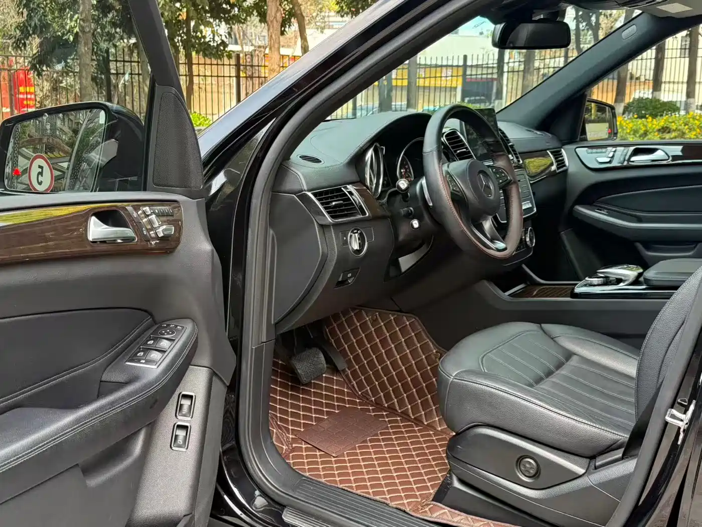 Mercedes-Benz GLS 2018 Facelift GLS 400 4MATIC Sport фото 7