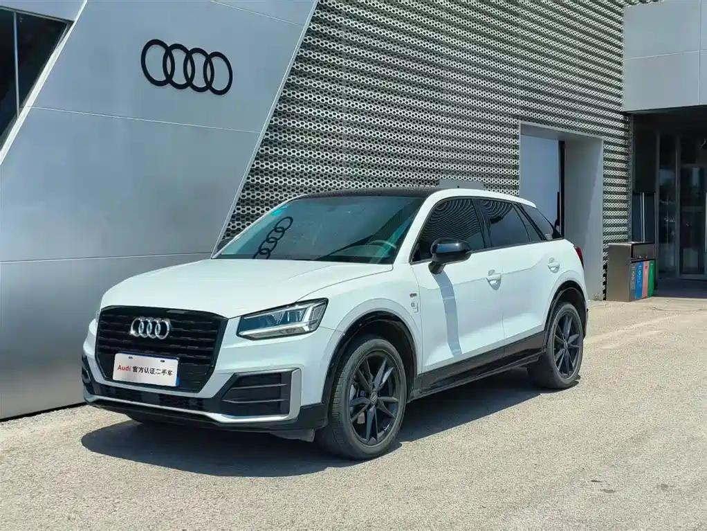Audi Q2L 2020 35 TFSI Progressive Dynamic Model