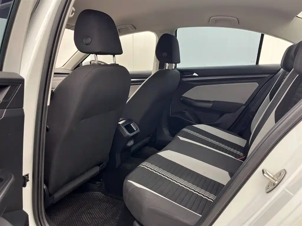 Volkswagen Bora 2024 200TSI DSG Smooth Ride Edition фото 3