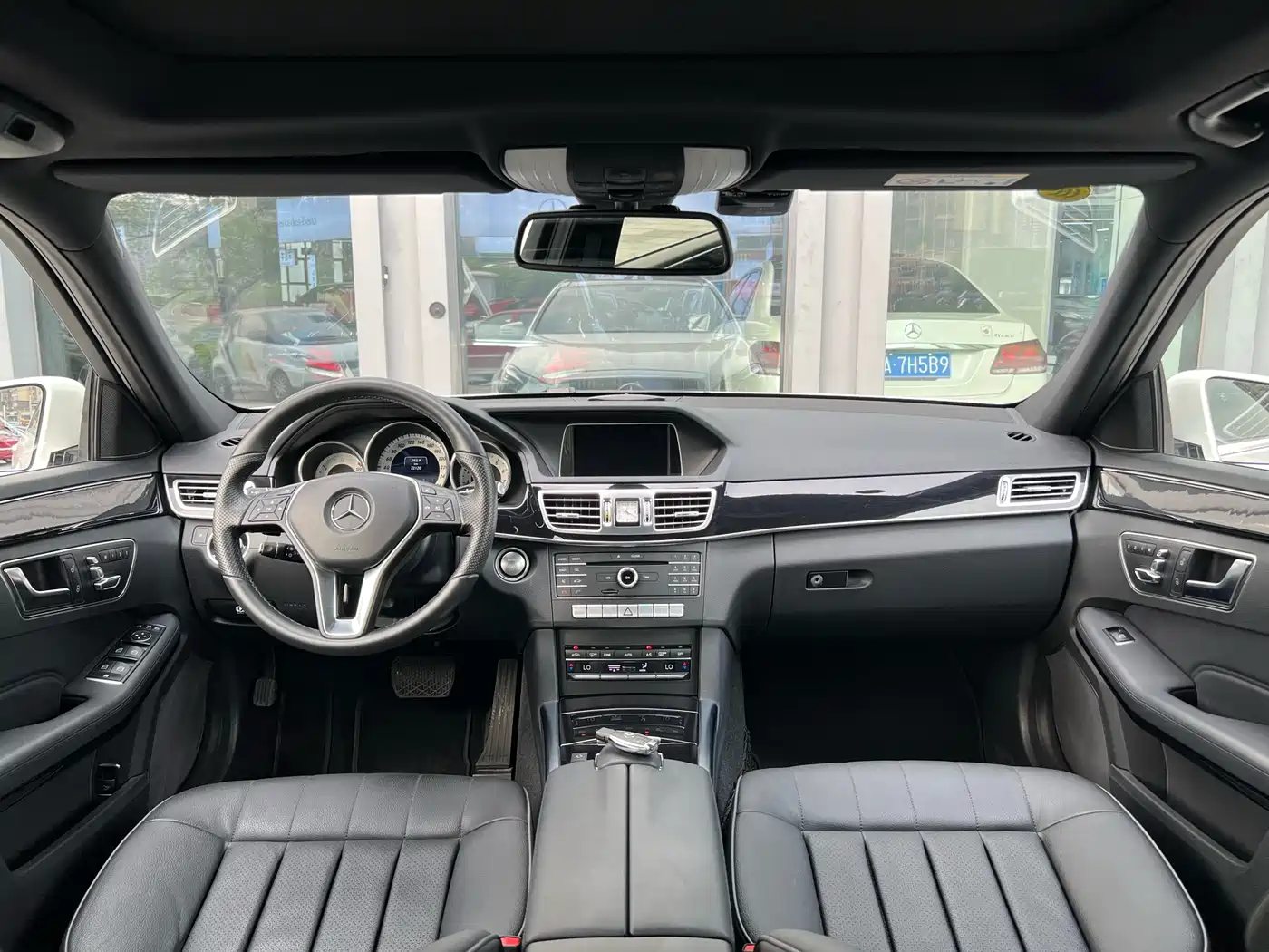 Mercedes-Benz E-Class 2015 Facelift E 260 L Sport фото 21