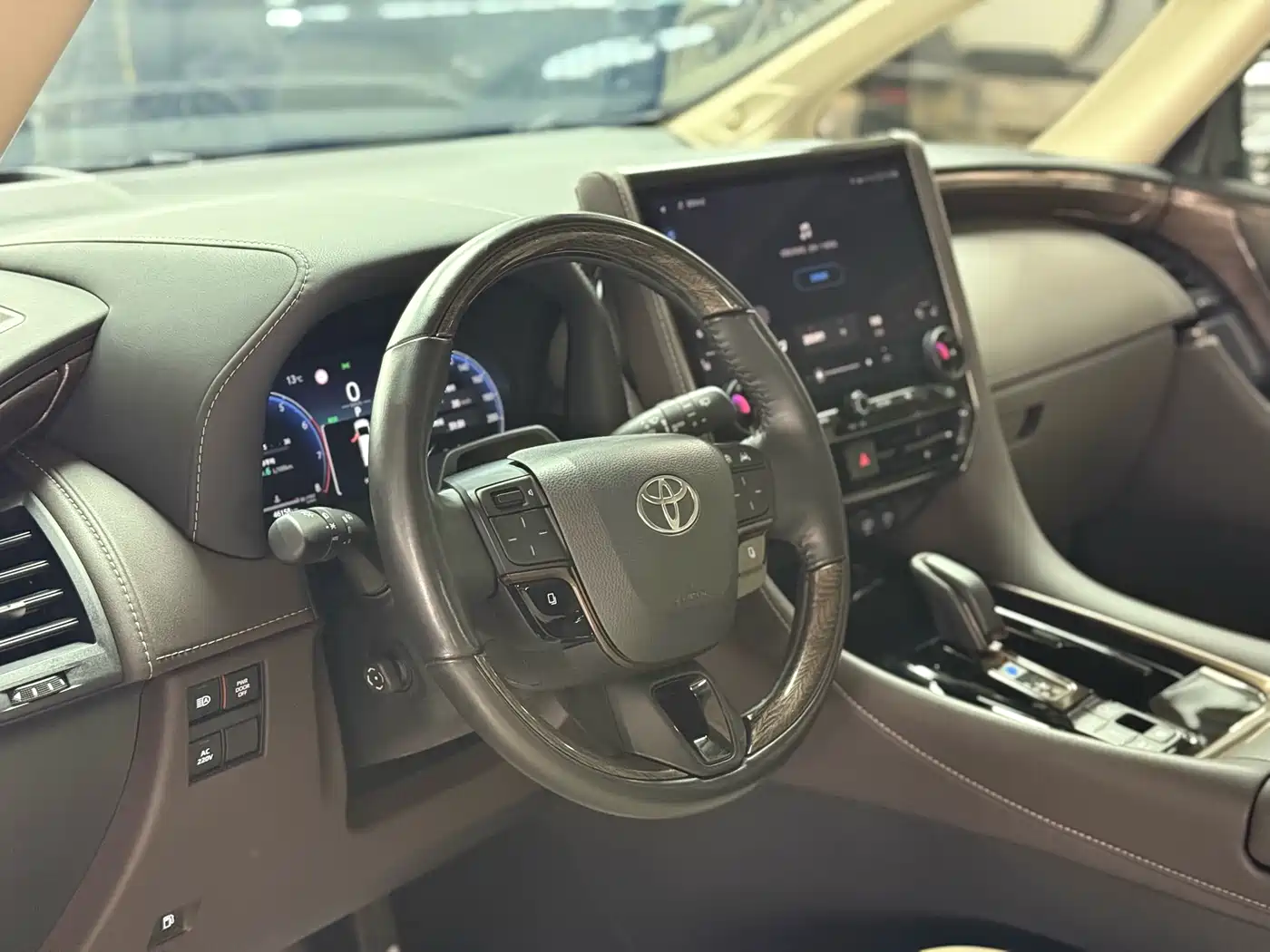 TOYOTA ELFA
