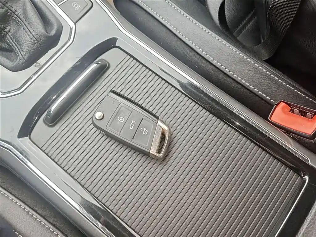 Volkswagen Passat 2017 330TSI DSG Prestige фото 9