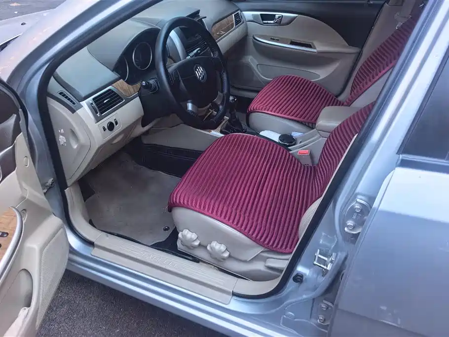 Buick Excelle 2015 1.5L Manual Classic фото 9