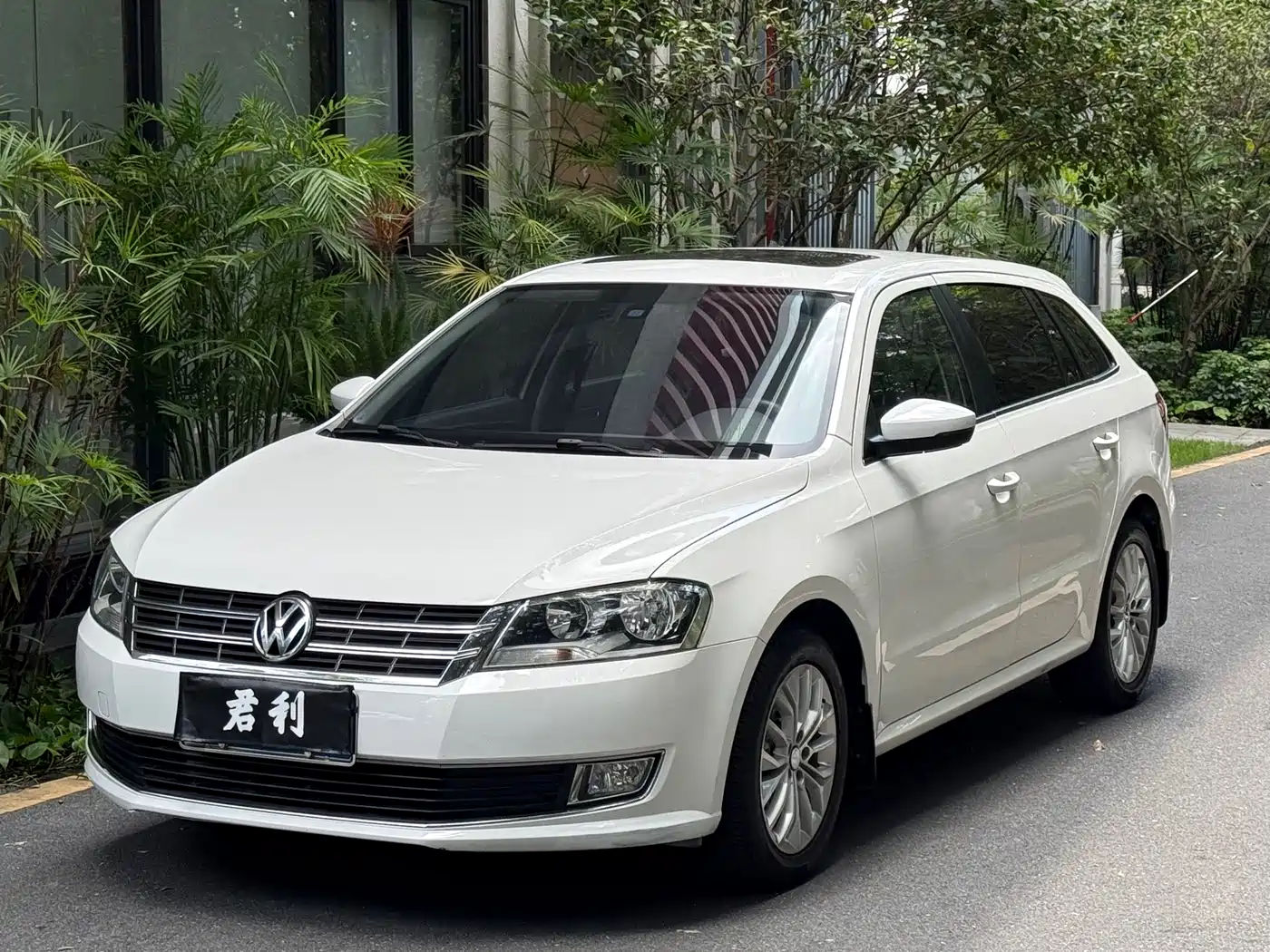 Volkswagen Lavida Tour 2013 1.4TSI Automatic Luxury