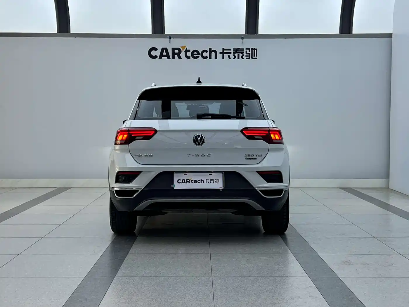 Volkswagen T-ROC 2021 Facelift 280TSI DSG 4WD Luxury Smart Connect Edition фото 24
