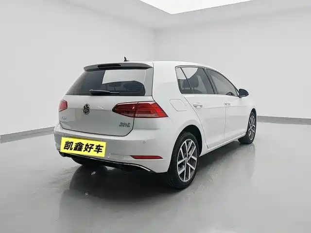Фото 4 - Volkswagen Golf