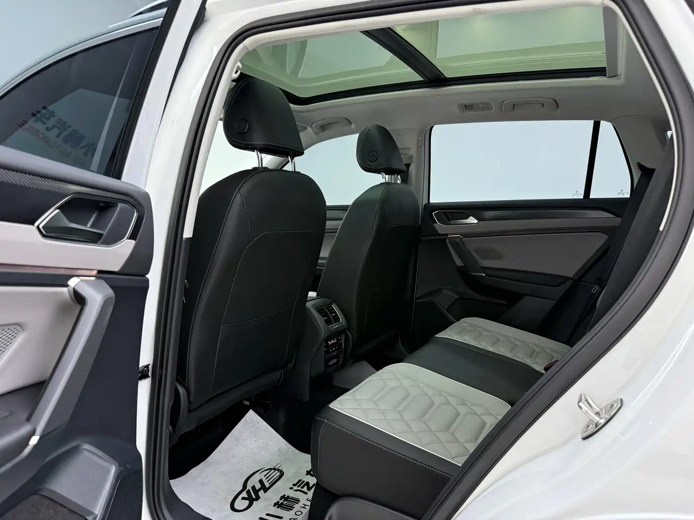 Volkswagen Tayron 2024 330TSI 2WD Luxury Plus Advanced фото 8