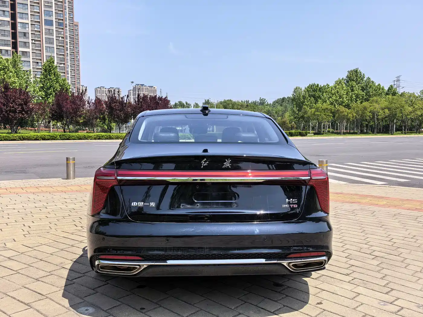Hongqi H5 2024 1.5T DCT Smart Connect Flag Rhythm Edition фото 17